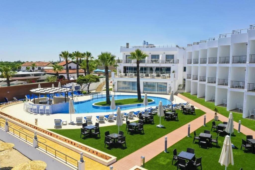 Mimoza Beachfront Hotel & Restaurant ファマグスタ エクステリア 写真