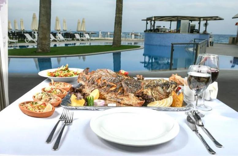 Mimoza Beachfront Hotel & Restaurant ファマグスタ エクステリア 写真