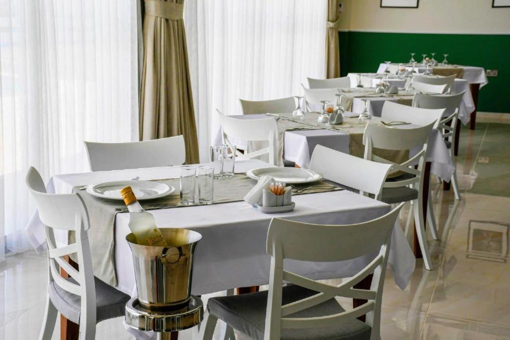 Mimoza Beachfront Hotel & Restaurant ファマグスタ エクステリア 写真