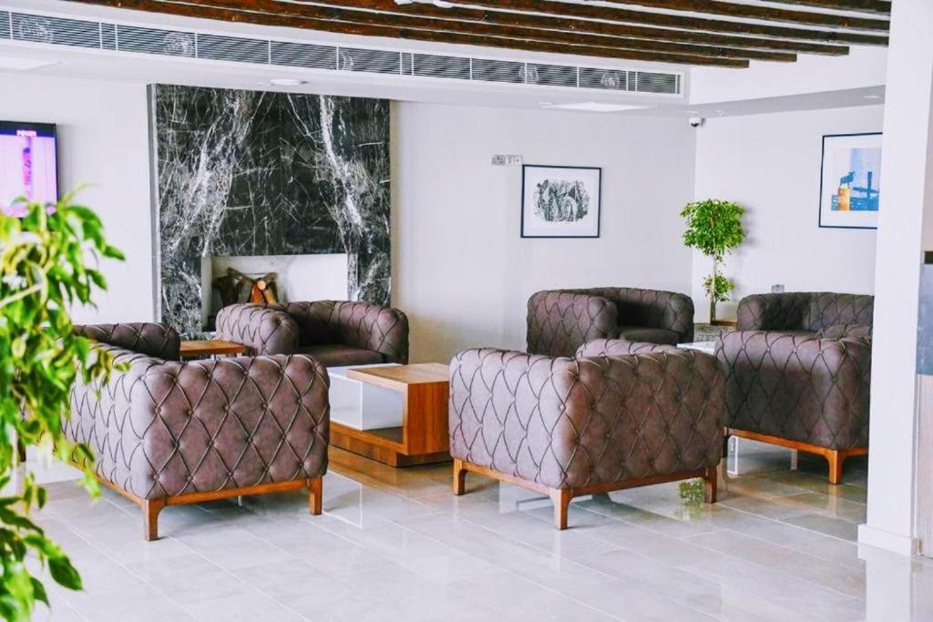 Mimoza Beachfront Hotel & Restaurant ファマグスタ エクステリア 写真