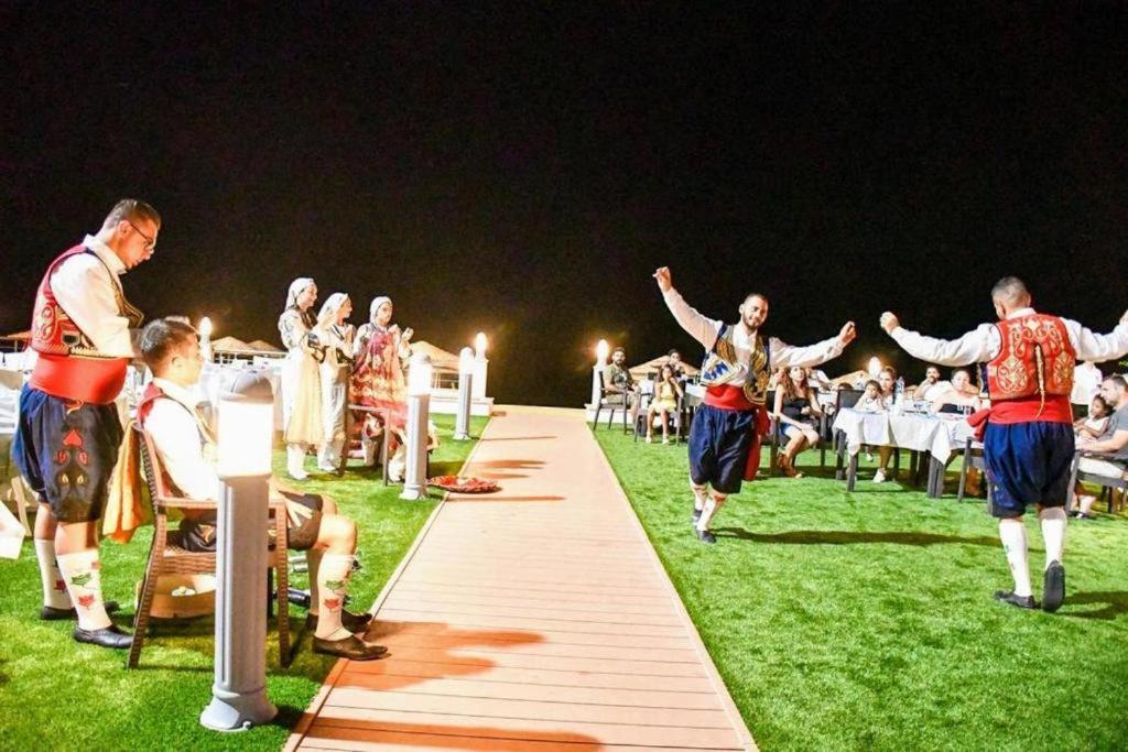 Mimoza Beachfront Hotel & Restaurant ファマグスタ エクステリア 写真