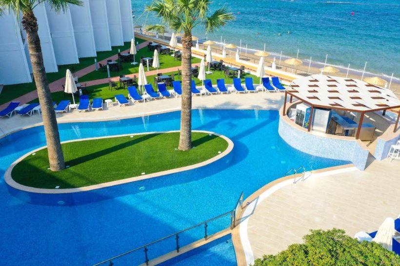 Mimoza Beachfront Hotel & Restaurant ファマグスタ エクステリア 写真