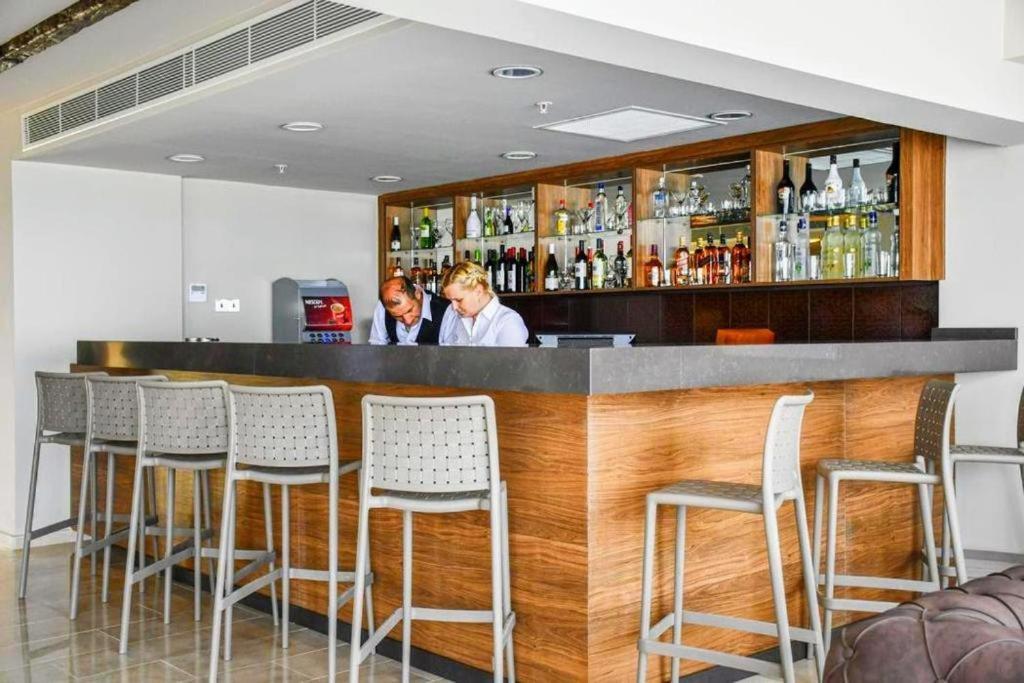 Mimoza Beachfront Hotel & Restaurant ファマグスタ エクステリア 写真