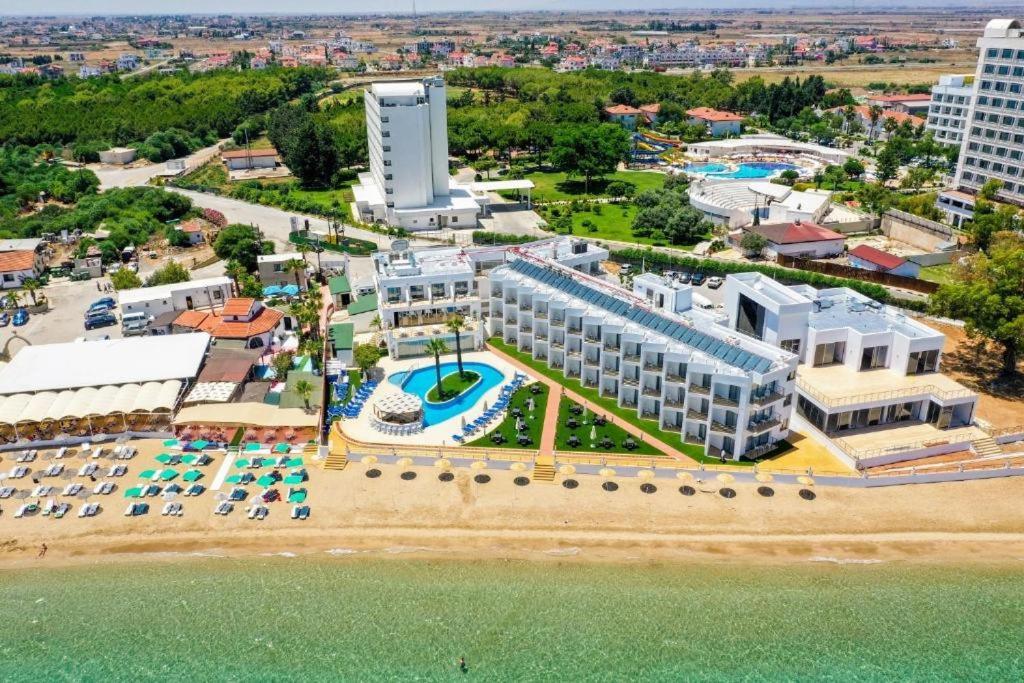 Mimoza Beachfront Hotel & Restaurant ファマグスタ エクステリア 写真